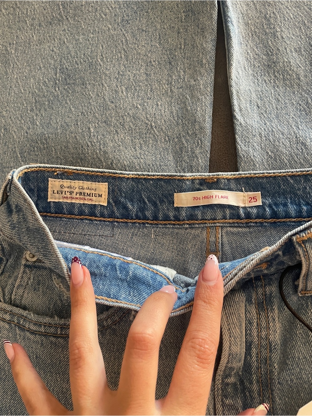 Levi’s 70s High Flare Jeans - Picture 3 of 5